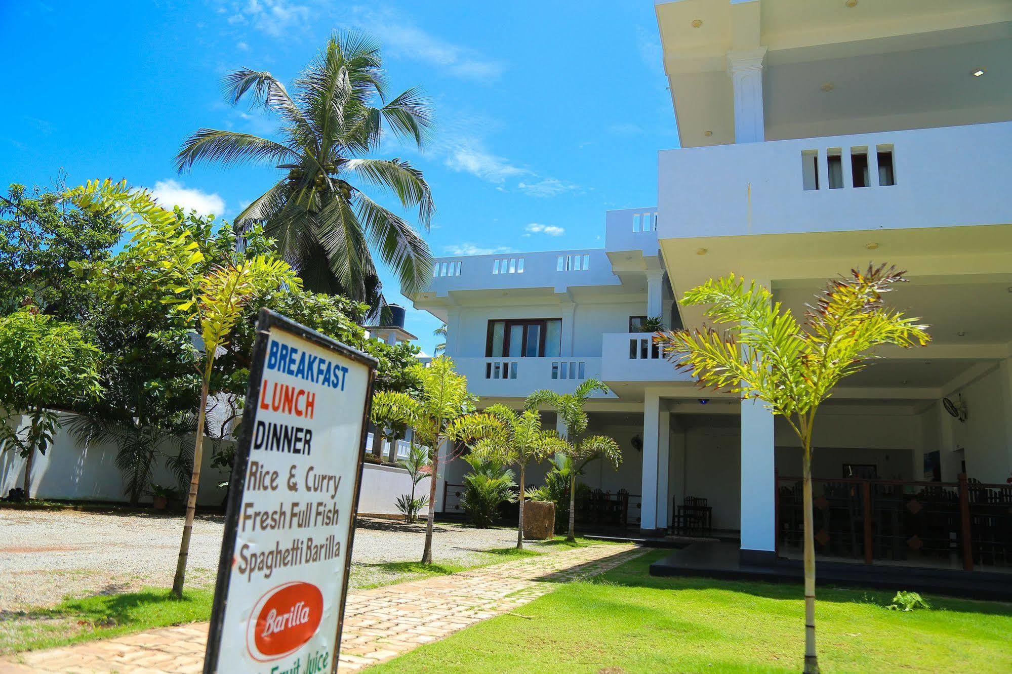 Aurora Hotel Hikkaduwa Exterior foto