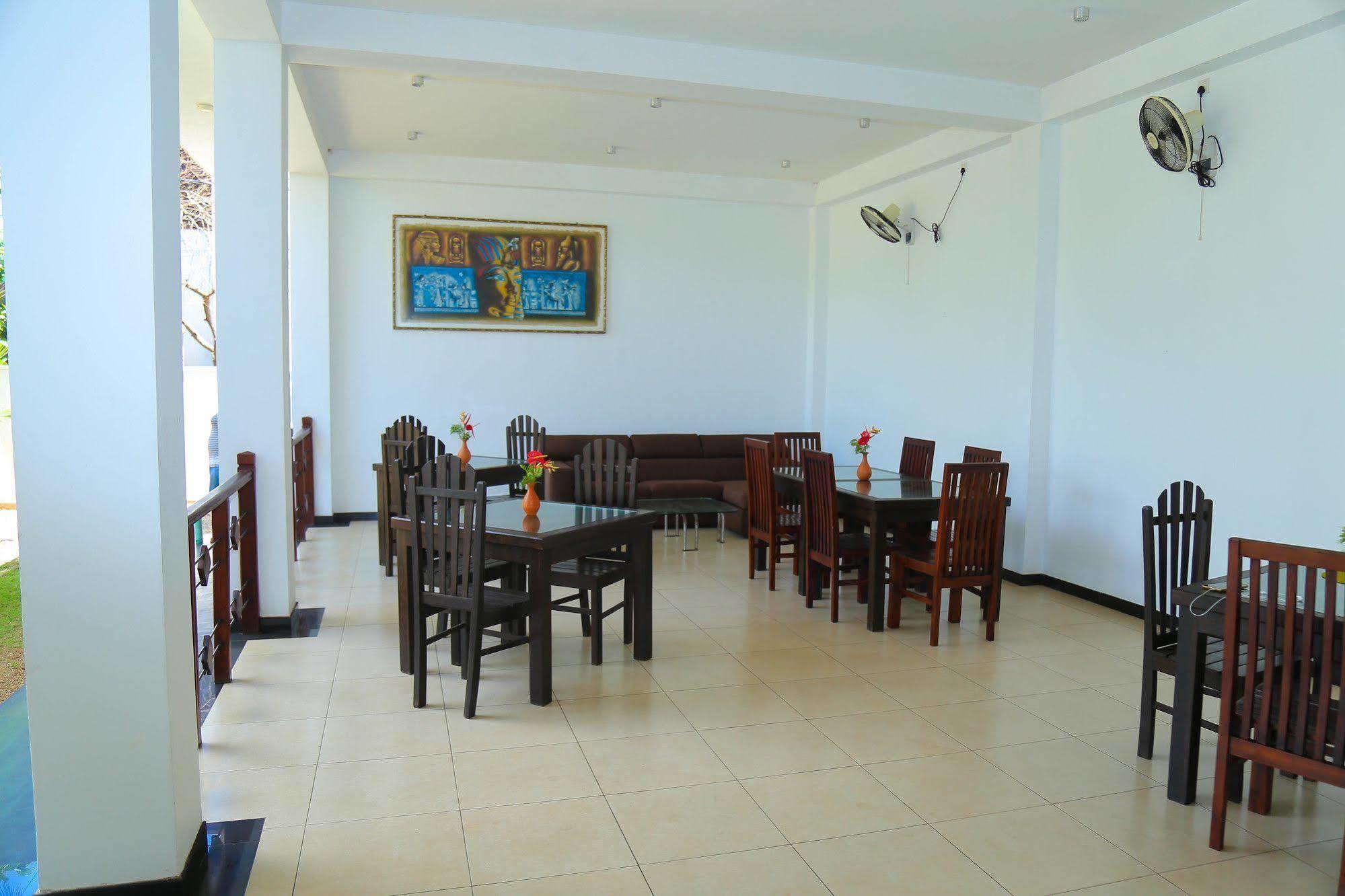 Aurora Hotel Hikkaduwa Exterior foto